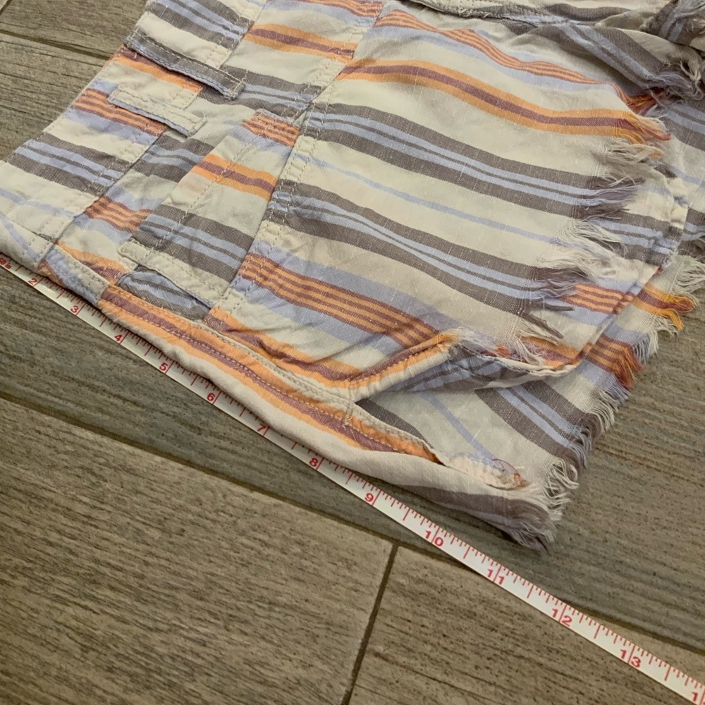 FREE PEOPLE “Morning rain” cutoff shorts - Picture 8 of 9